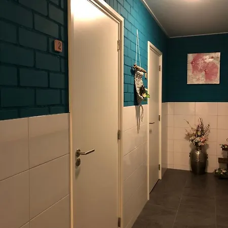 Den Hulst Bed & Breakfast *